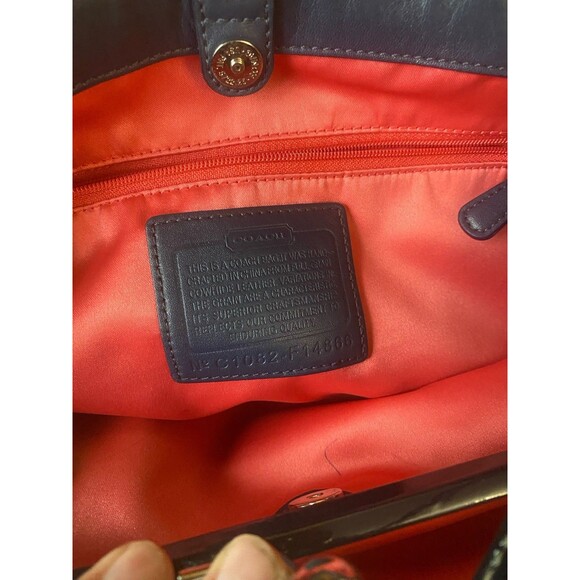 VTG Coach Beige & Navy Leather Tote Handbag With Kiss Lock Closure & Front Zip - Picture 3 of 8